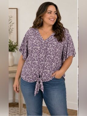 LUQ lavender floral Women’s plus size blouse size 2X